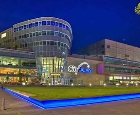 Wohlfuehloase Mitten In Der Duisburger City, Tolles Design, Hochwertig, Vollausstattung, 2 Zimmer, Grosses Bad & Wc, Grosse Kueche, Smart Tv, 5 Min Zum Hbf Duisburg, Und 20 Min Zum Duesseldorfer Flughafen *